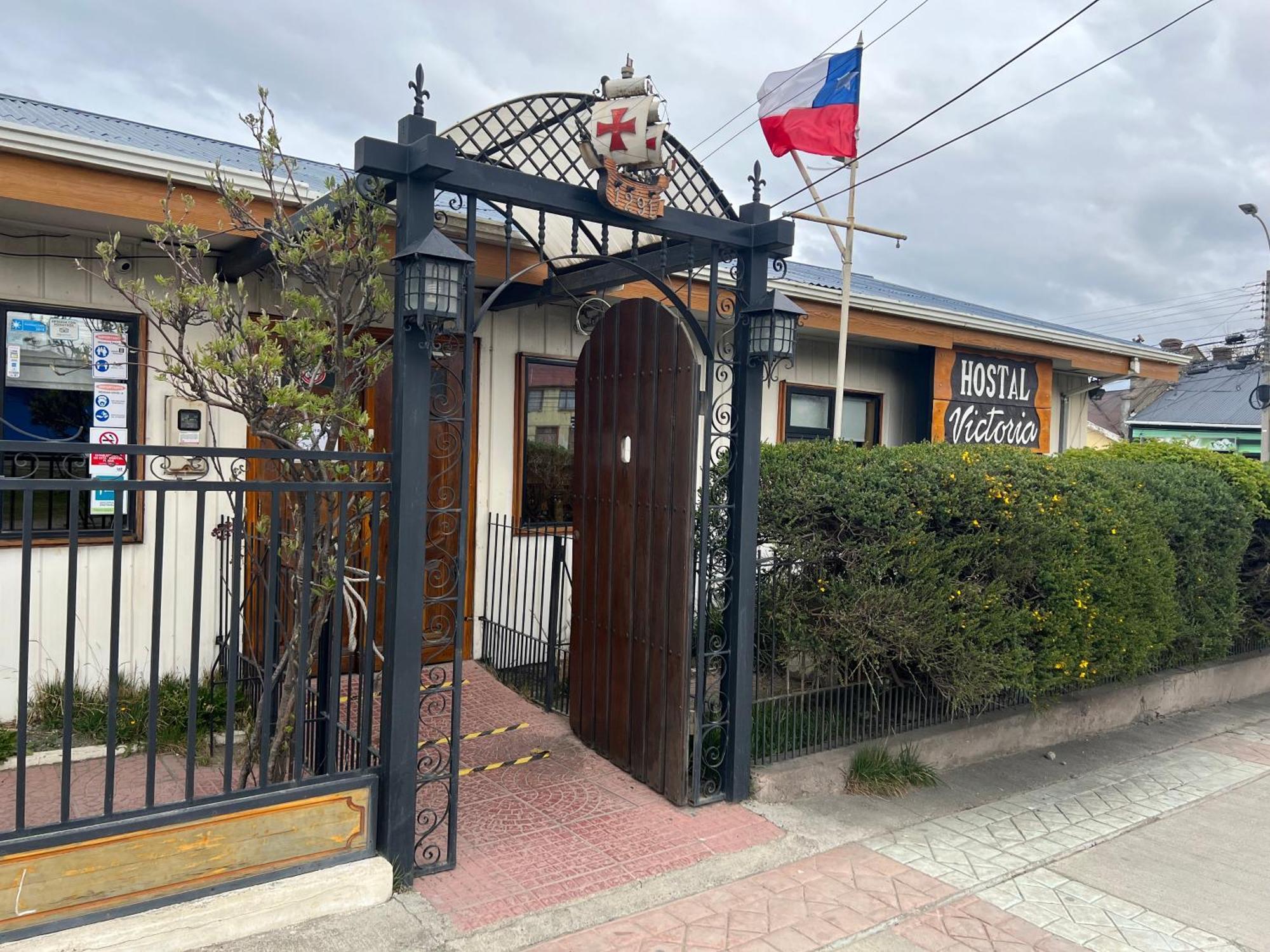 Hostal Victoria Punta Arenas Exterior photo