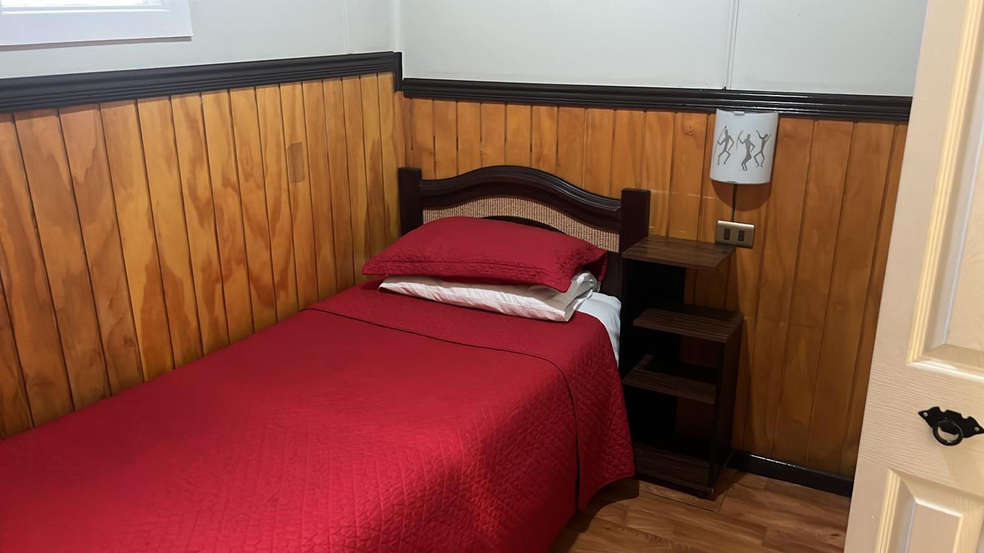 Hostal Victoria Punta Arenas Exterior photo